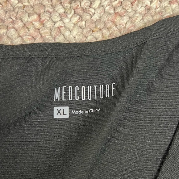 Mens medcouture NEW scrub top - Picture 5 of 6